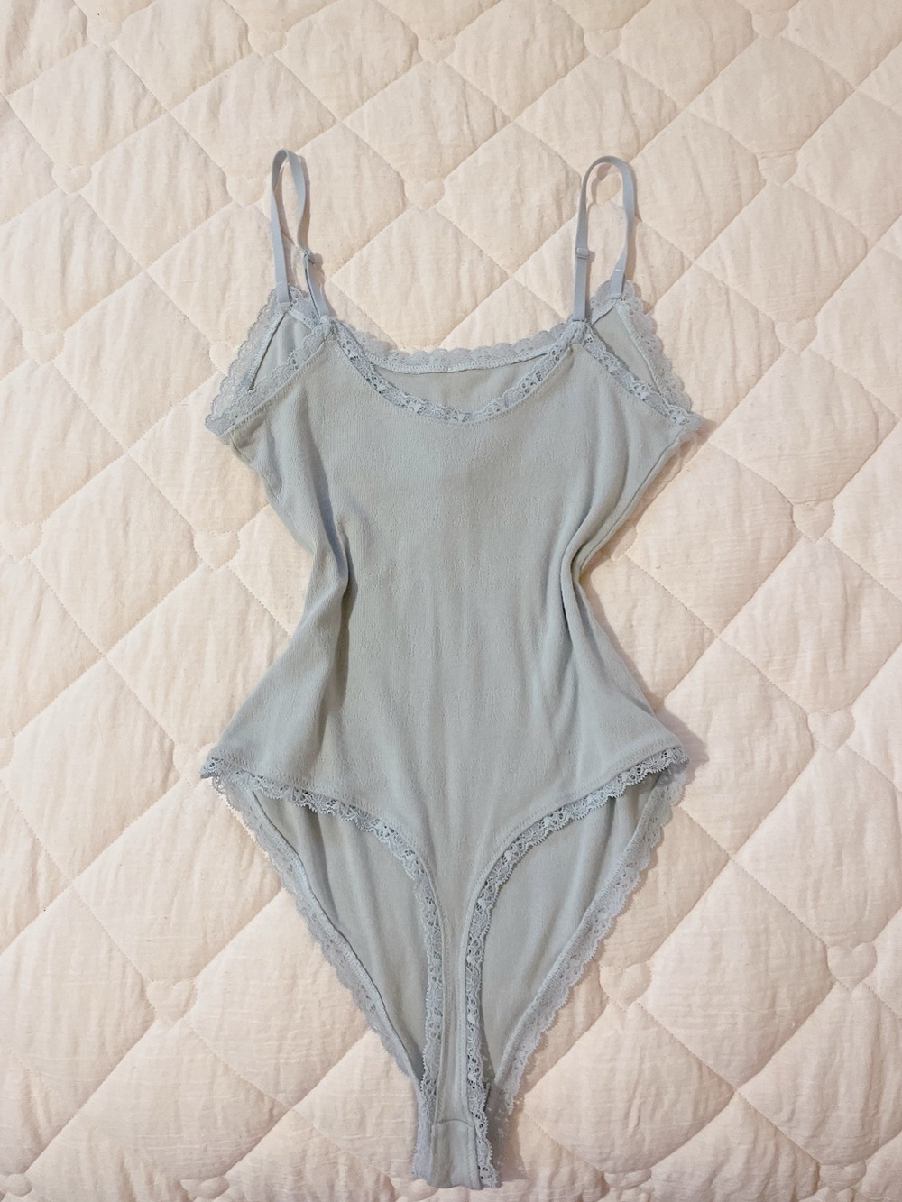 ྀིྀིྀིྀིྀི skims soft lounge lace logo pointelle bodysuit in light blue - Picture 7 of 7
